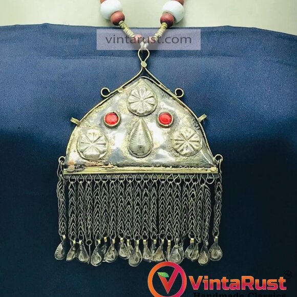 Wooden Beaded Chain Necklace With Dangling Vintage Pendant - Picture 6 of 11